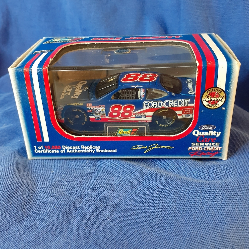Nascar Dale Jarrett Revell Hard Shell 1998 Limited Edition 🇨🇦12.50 Canada Ship